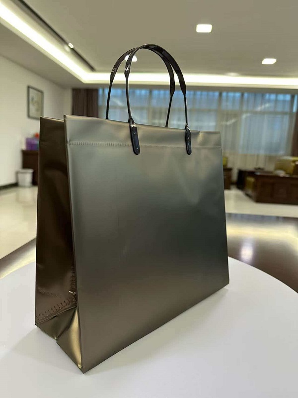 RGS PACKAGING wprowadza na rynek nową torbę materiałową z matowego i laminowanego PP